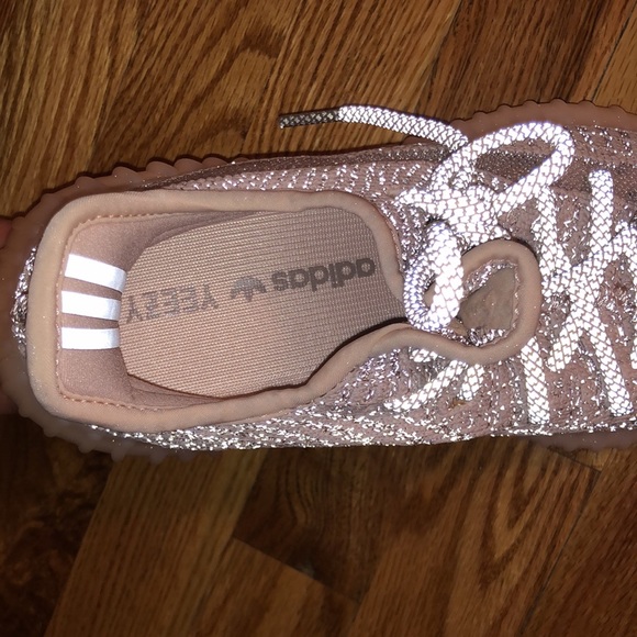 Yeezy Boost 350 V2 - Picture 8 of 9